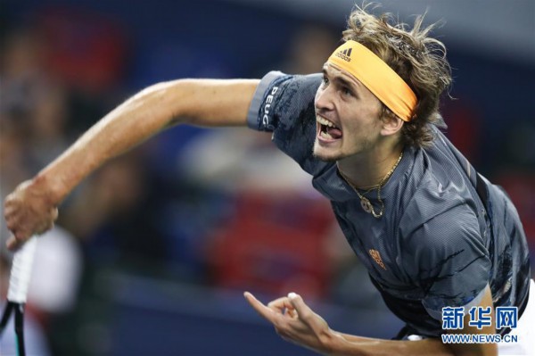 而在热刺与 而在热刺与